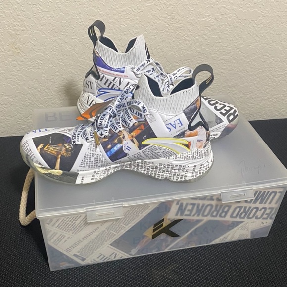 Brand New Mens Anta Klay Thompson KT4 East Bay Times NewsPaper sz 7 - Picture 3 of 11